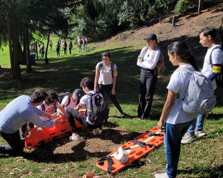 Capacitación de brigadas para los alumnos